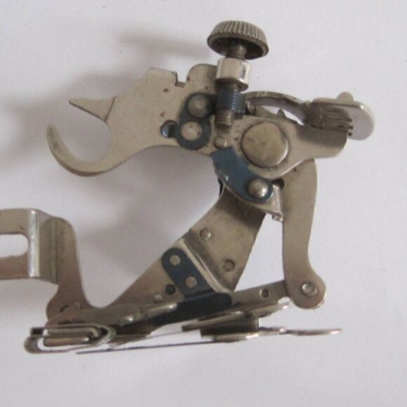 Vintage SINGER 1261 Sewing Machine Part Ruffler Foot Attachment Made in USA - Picture 2 of 5